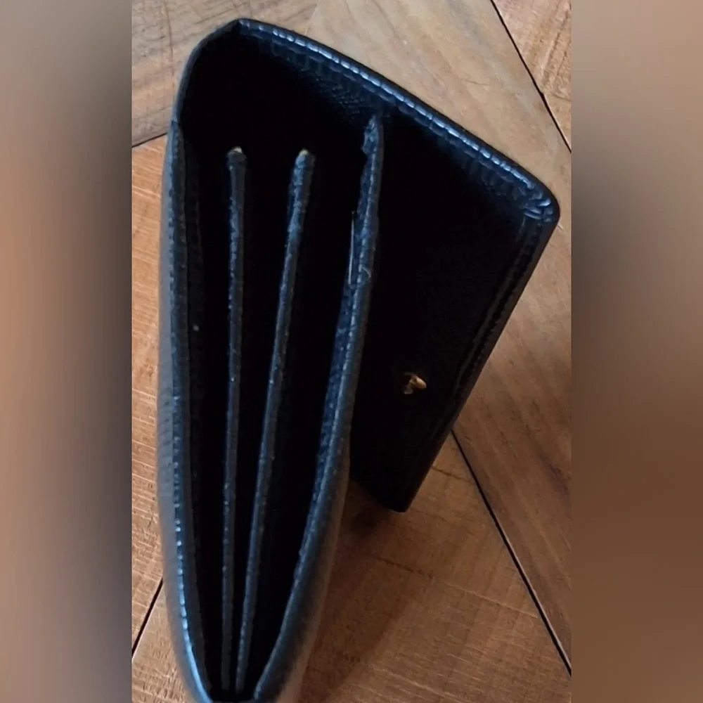 EUC - Black Epi Leather Louis Vuitton Wallet